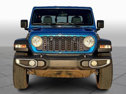 Used 2024 Jeep Gladiator Sport image 5