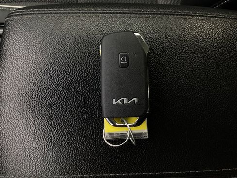Used 2022 Kia Niro EX w/ Cold Weather Package FWD image 41