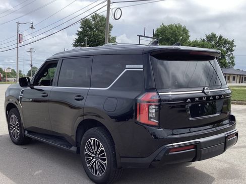 Used 2025 Nissan Armada SL w/ Captain's Chari Seat Package AWD/4WD image 5