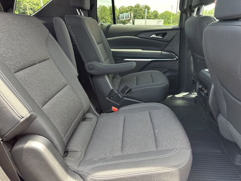 Used 2025 Chevrolet Traverse LT w/ Midnight/Sport Edition FWD image 16