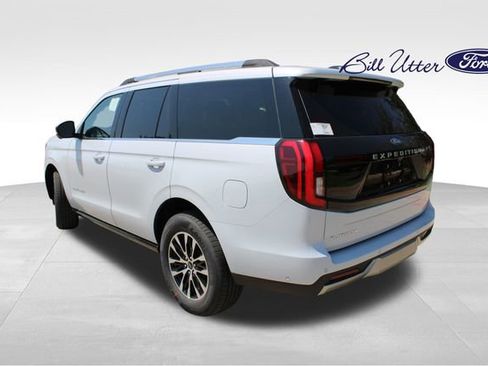 New 2025 Ford Expedition Platinum image 4