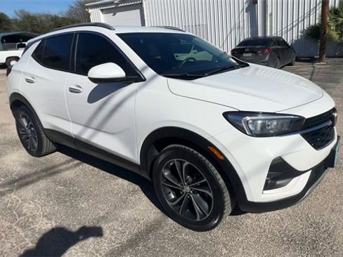 Used 2022 Buick Encore GX Select image 2