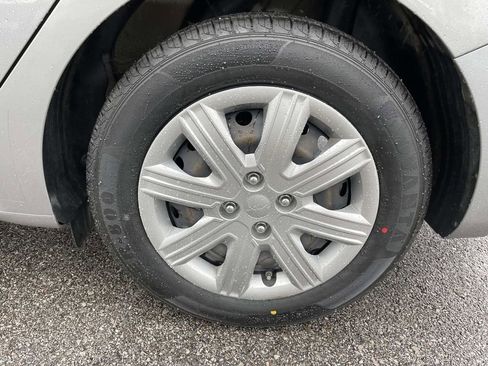 Used 2023 Kia Rio S image 9