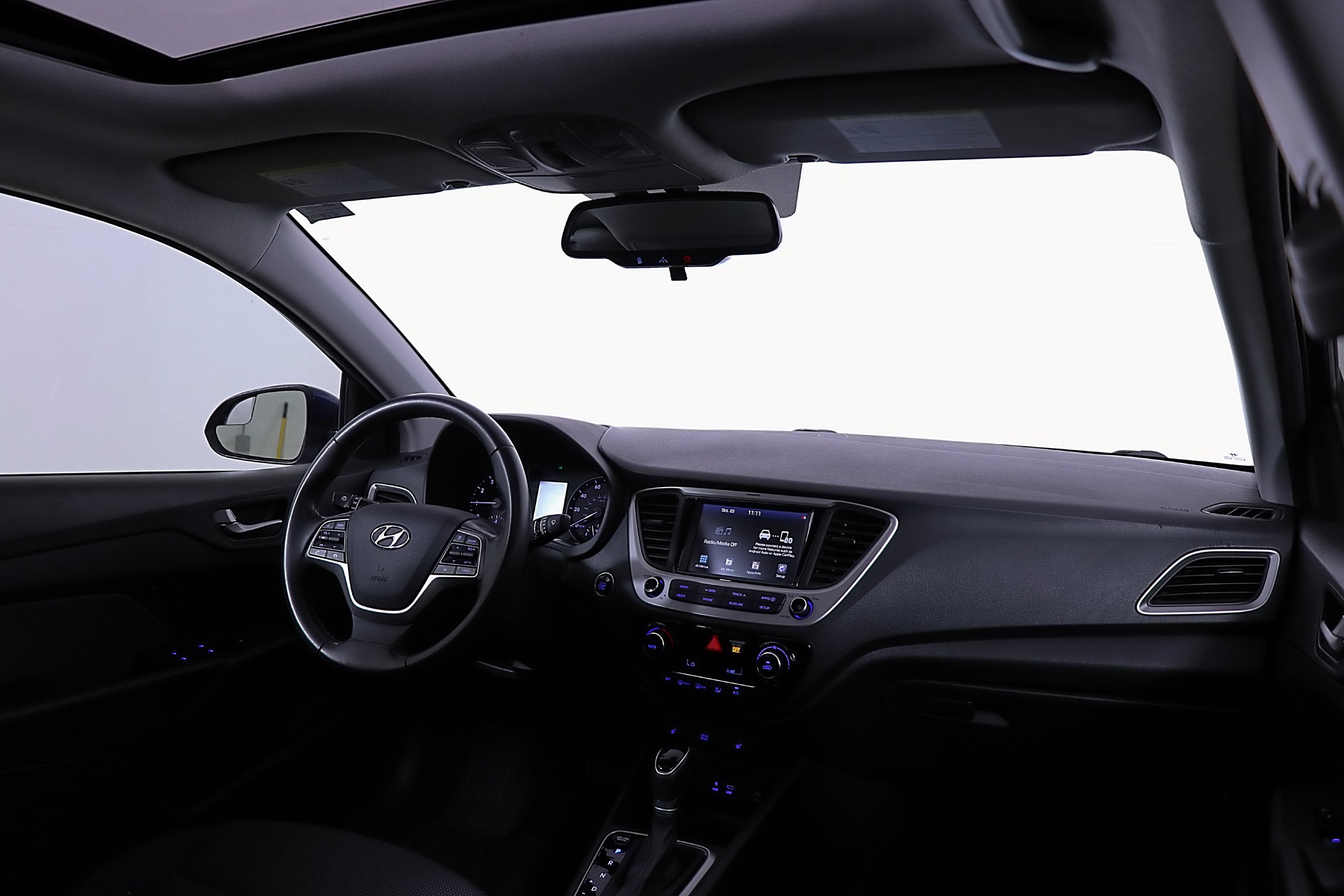Used 2022 Hyundai Accent Limited FWD image 14