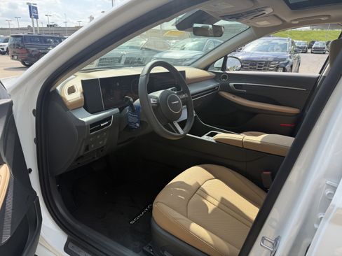 New 2026 Hyundai Sonata Limited FWD image 24