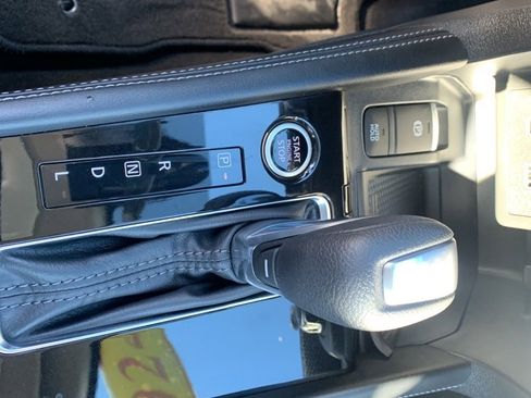 Used 2024 Nissan Kicks SV image 9