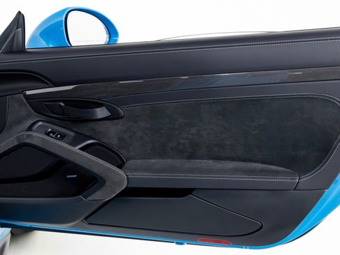 Used 2018 Porsche 911 GT2 RS image 39