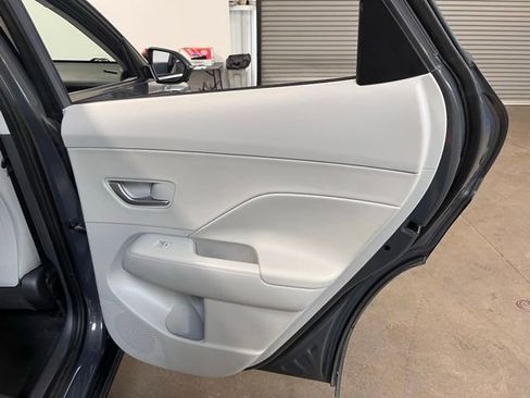 Used 2024 Hyundai Kona Limited image 15