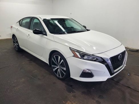 Used 2020 Nissan Altima 2.5 SR FWD image 3