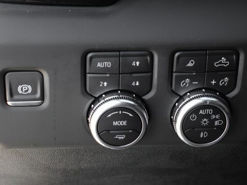 Used 2025 GMC Sierra 2500 Denali Ultimate image 25