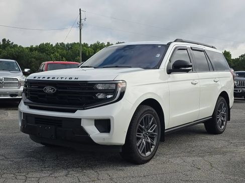 Used 2025 Ford Expedition Platinum w/ Stealth Performance Package AWD/4WD image 1