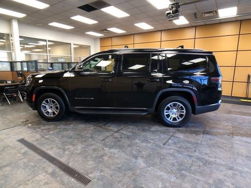 Used 2022 Jeep Wagoneer Series I image 4