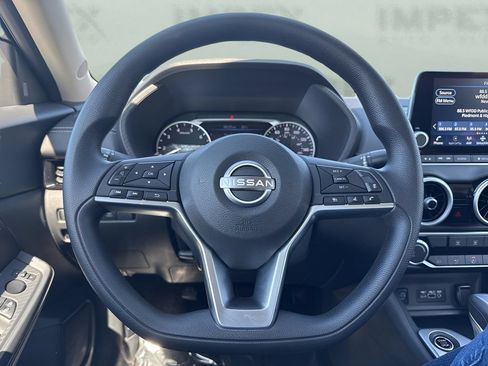 Used 2025 Nissan Sentra SV FWD image 13