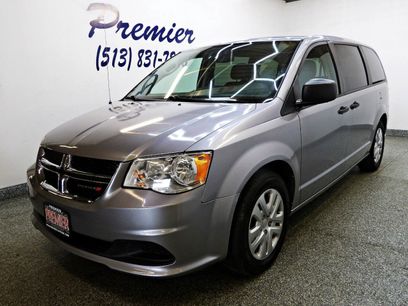 Used 2019 Dodge Grand Caravan SE w/ UConnect Hands-Free Group