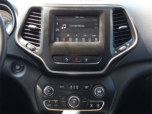 Used 2021 Jeep Cherokee Latitude Lux w/ Trailer Tow Group image 11