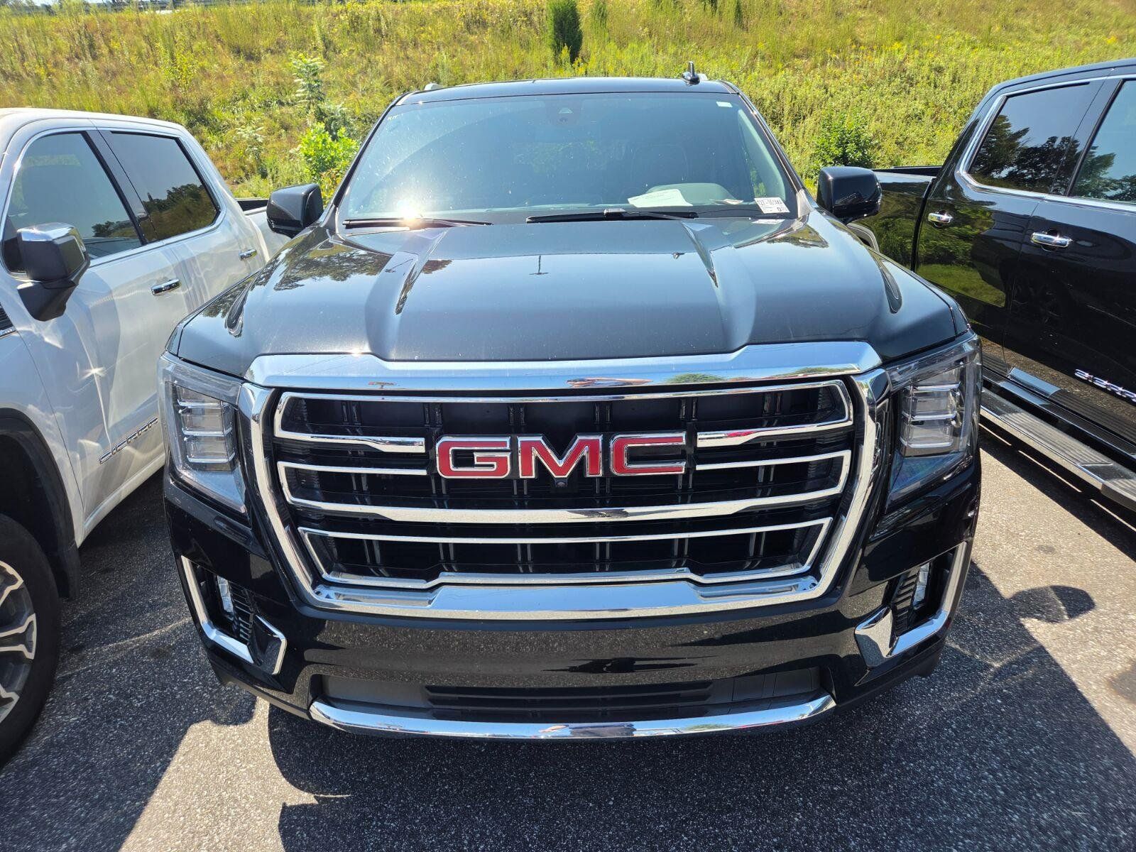 Used 2021 GMC Yukon SLT w/ SLT Premium Package AWD/4WD image 2