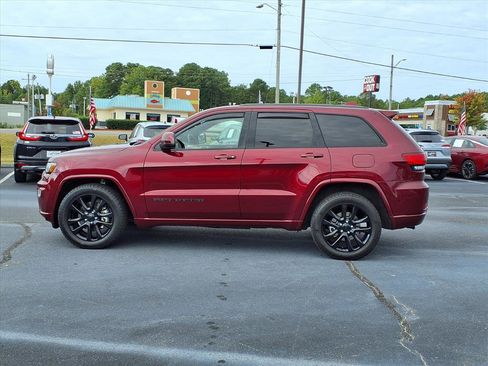 Used 2021 Jeep Grand Cherokee Laredo X image 15
