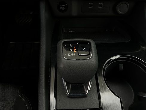 Used 2025 Nissan Rogue SV image 24