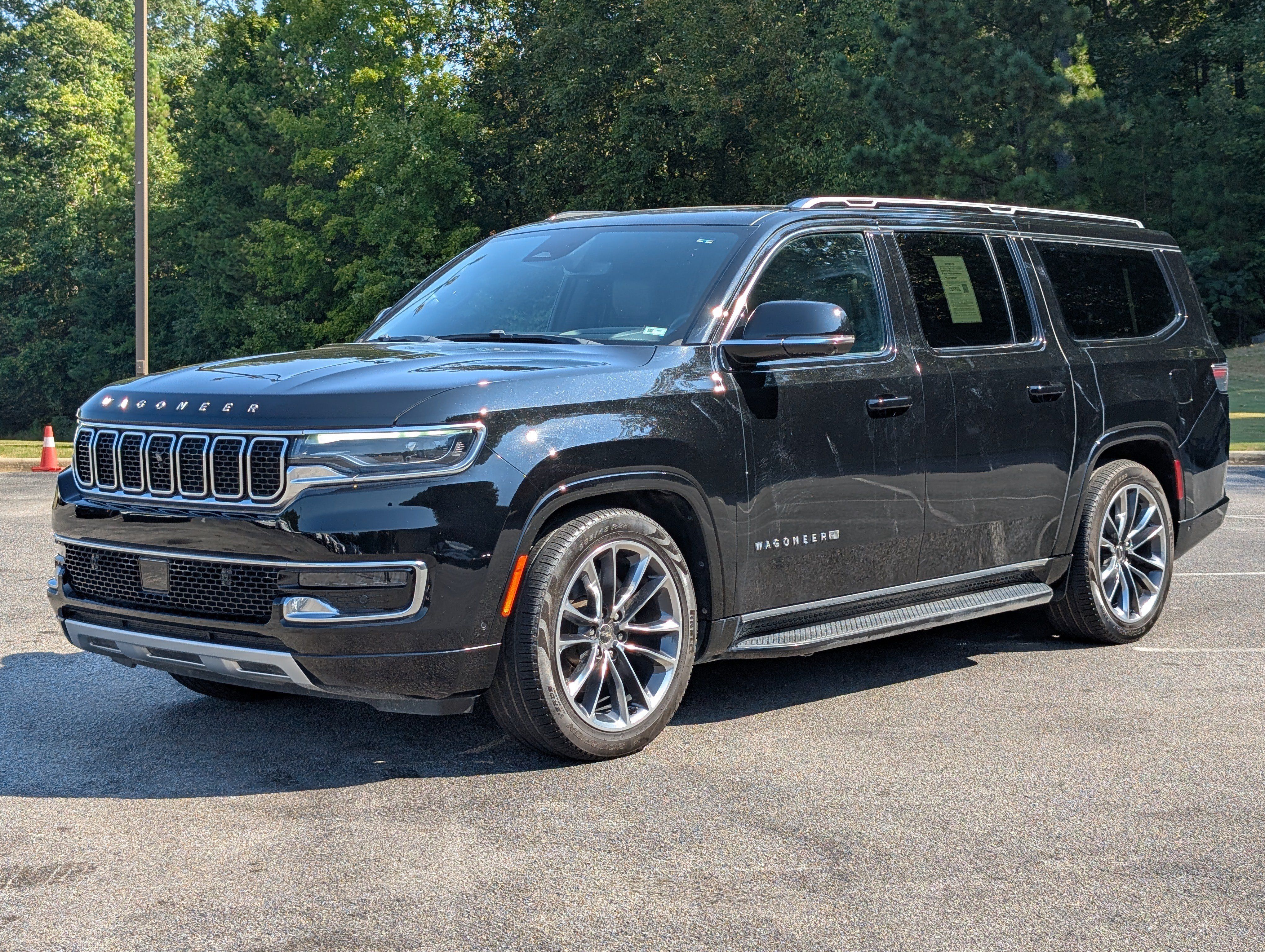 Used 2024 Jeep Wagoneer L Series II w/ Convenience Group I AWD/4WD image 5