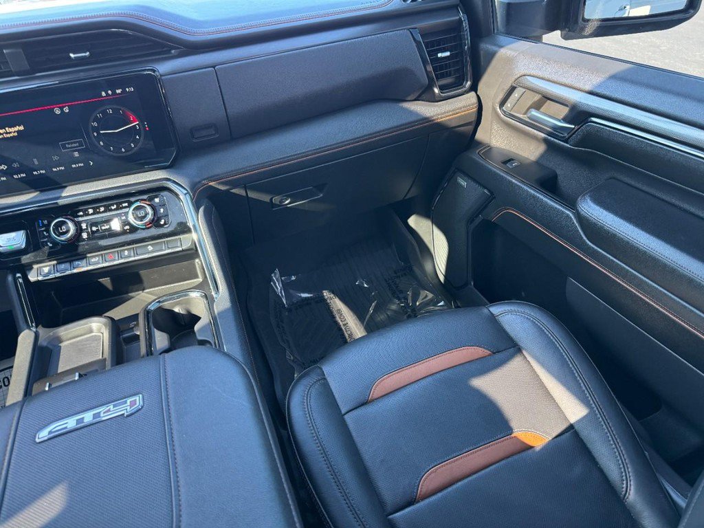 Used 2024 GMC Sierra 2500 AT4 w/ AT4 Premium Plus Package AWD/4WD image 18