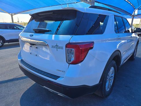 Used 2021 Ford Explorer XLT w/ Equipment Group 202A AWD/4WD image 4