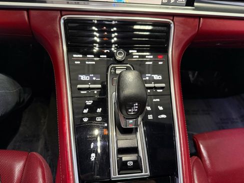Used 2018 Porsche Panamera 4S image 36