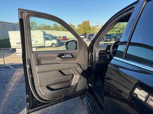 New 2026 Chevrolet Tahoe 4WD image 9