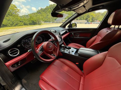 Used 2018 Bentley Bentayga AWD/4WD image 8