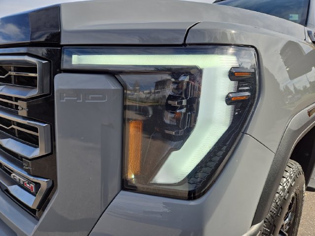 Used 2024 GMC Sierra 2500 AT4 w/ AT4 Premium Plus Package AWD/4WD image 6