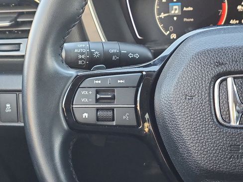 Used 2023 Honda Pilot Touring image 15