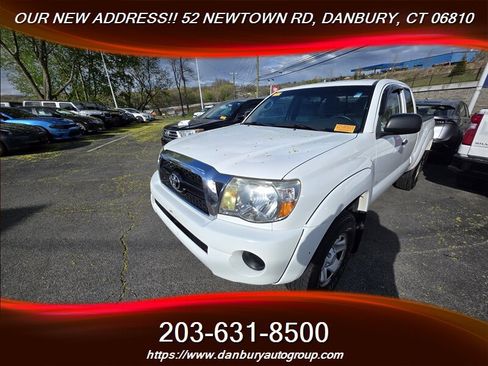 Used 2011 Toyota Tacoma 4x4 Access Cab w/ SR5 Pkg #2 image 1