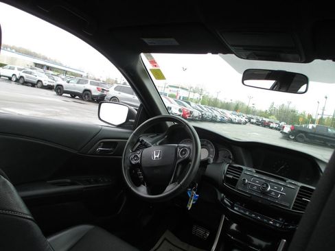 Used 2017 Honda Accord Sport image 20