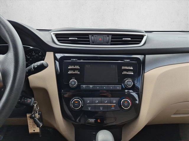 Used 2016 Nissan Rogue S AWD/4WD image 14