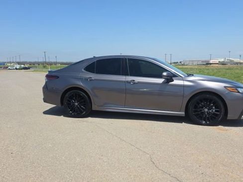 Used 2024 Toyota Camry XSE FWD image 5