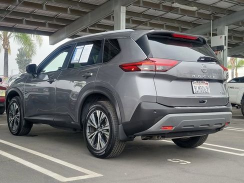Used 2023 Nissan Rogue SV w/ SV Premium B Package FWD image 4
