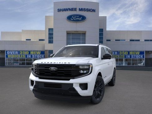 New 2025 Ford Expedition Platinum w/ Stealth Performance Package AWD/4WD image 2