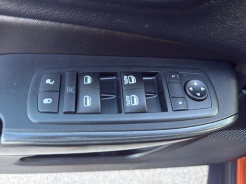 Used 2016 Jeep Cherokee Trailhawk w/ Comfort/Convenience Group AWD/4WD image 12