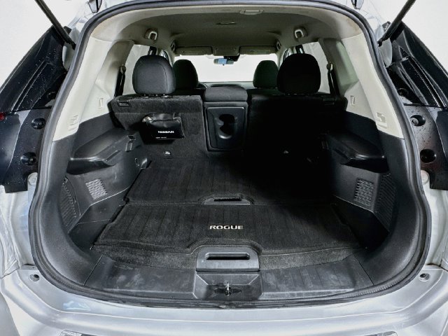 Used 2019 Nissan Rogue S w/ Special Edition Package FWD image 29