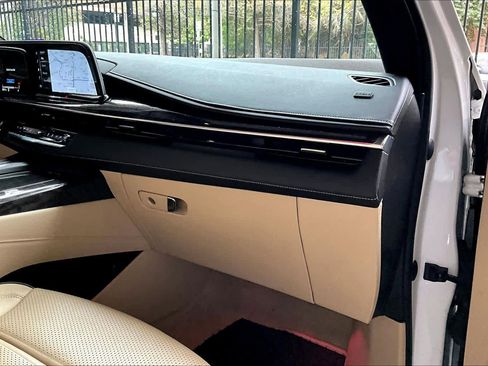 Used 2021 Cadillac Escalade ESV Premium Luxury w/ Driver Assist Tech Package image 18