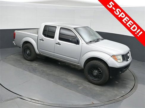 Used 2012 Nissan Frontier S image 24