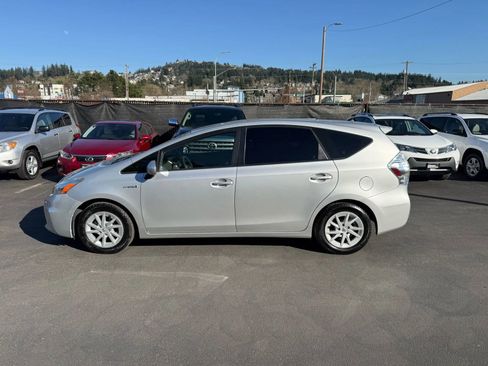 Used 2013 Toyota Prius V Two image 6