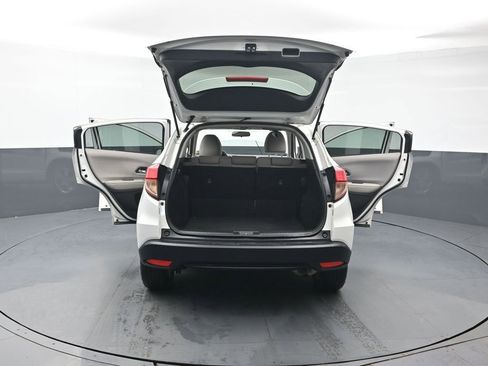 Used 2017 Honda HR-V EX image 43