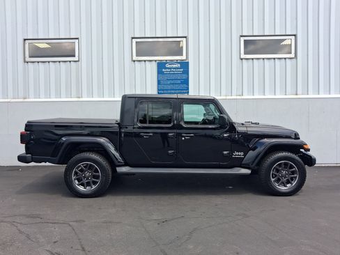 Used 2020 Jeep Gladiator Overland w/ Uconnect 4C Nav & Sound Group AWD/4WD image 9