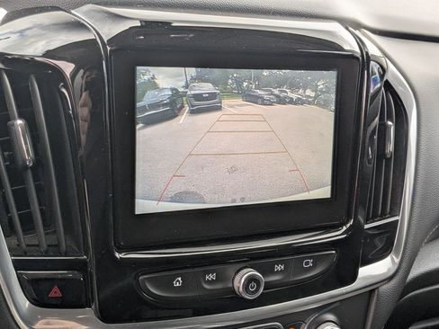 Used 2019 Chevrolet Traverse LT FWD image 10