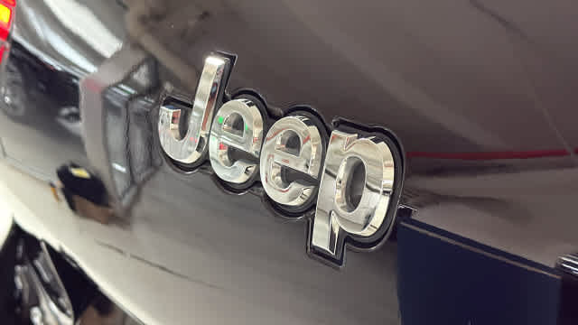 Used 2022 Jeep Grand Cherokee L Limited w/ Luxury Tech Group II AWD/4WD image 8