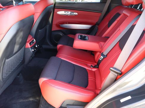 Used 2023 Genesis GV70 2.5T w/ Sport Prestige Package image 21