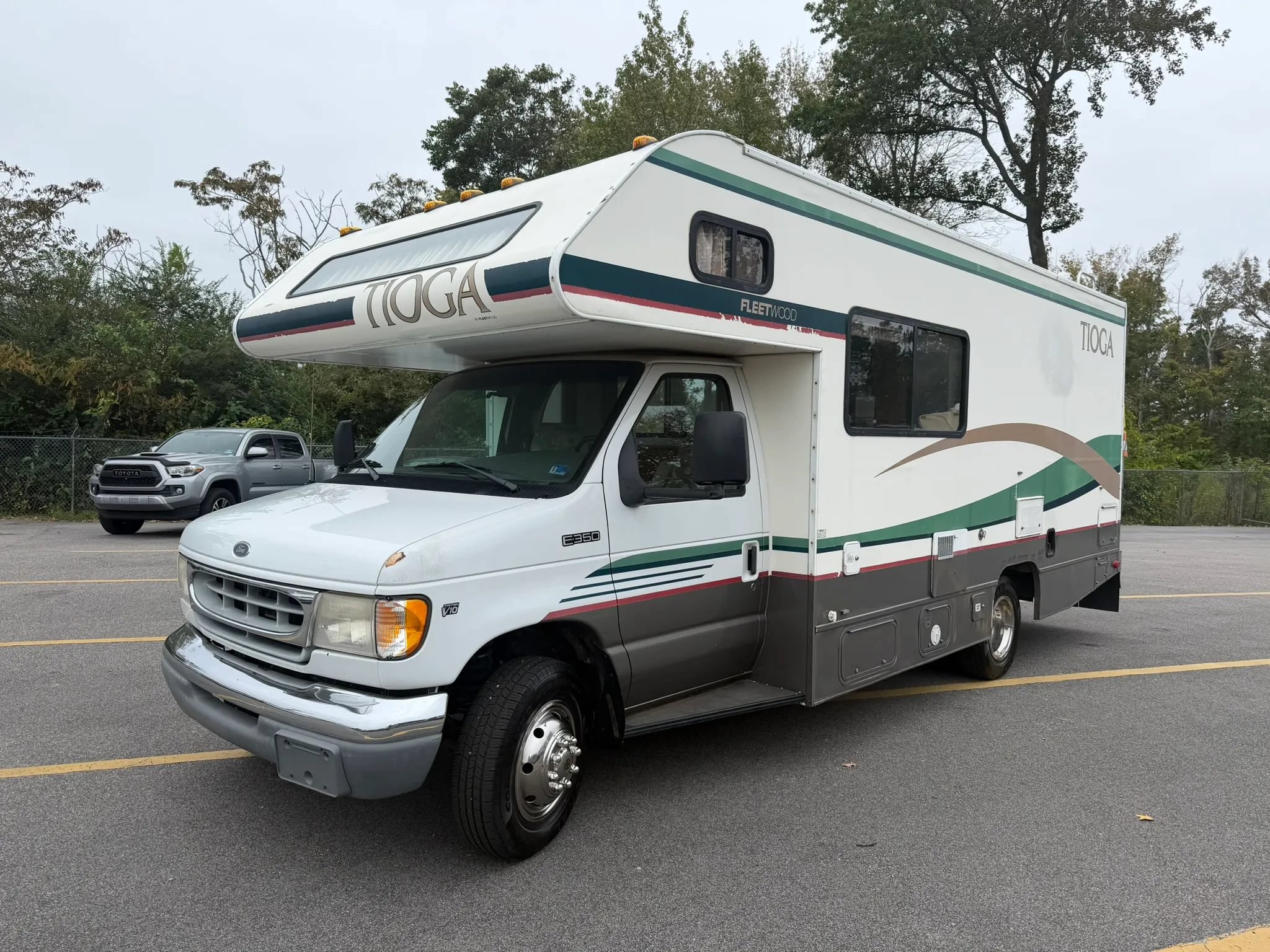 Used 1998 Ford E-350 and Econoline 350 RWD image 7