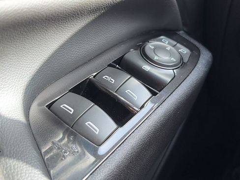 Used 2022 Chevrolet Equinox Premier FWD image 21