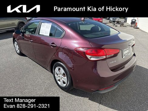 Used 2017 Kia Forte LX FWD image 5
