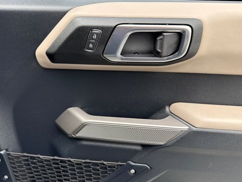 Used 2022 Ford Bronco Wildtrak image 21